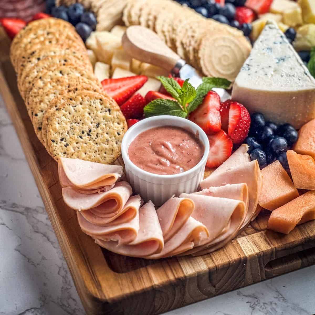 How To Make A Beautiful Simple Charcuterie Board