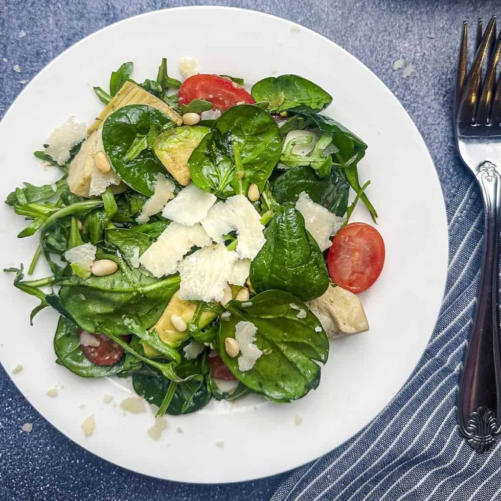 Fresh Spinach and Arugula Salad with Shaved Parmesan